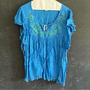 Beautiful Blue Embroidered Live and Let Live Top 1X